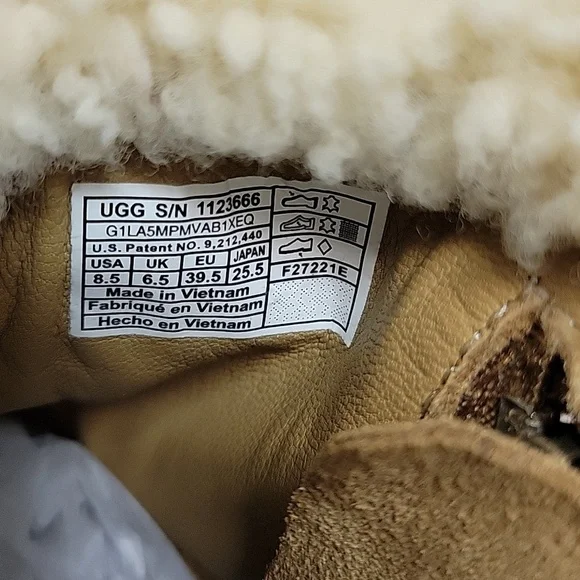 UGG Ailish Tan Boots with Shearling Lining, Sz 8.5 NWOT winter Suede - Picture 7 of 7